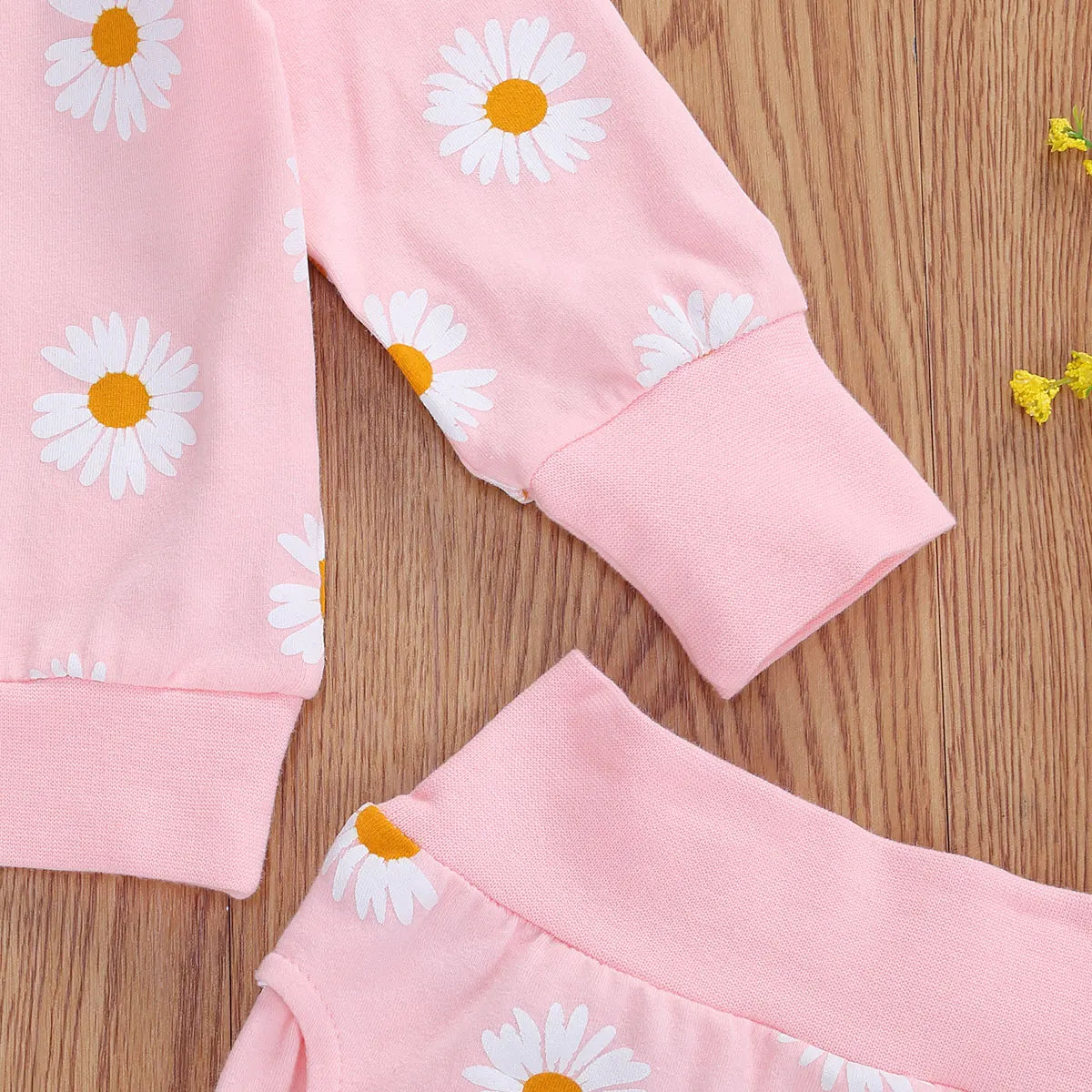 Daisy Print Baby Set with Bow Headband